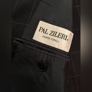 Men’s Suit 3-button 40R 100% wool